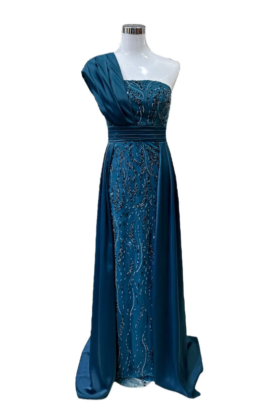 Béatrice (turquoise) : robe longue coupe Empire en satin perlé, bretelle unique.