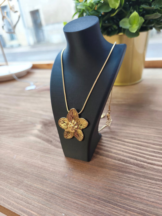 Collier fleur de pommier