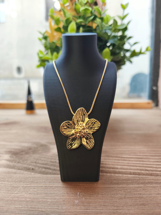 Collier fleur de pommier