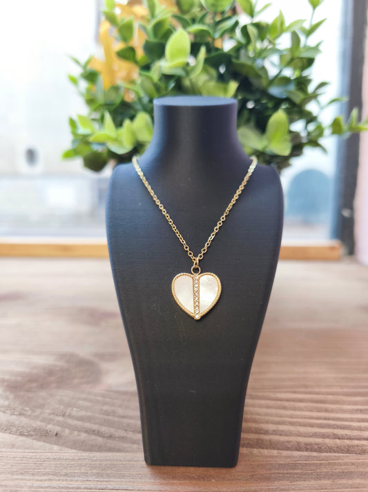 Collier pendentif coeur nacré